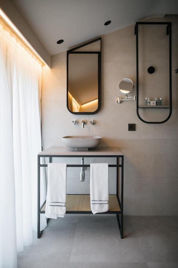 Myr Puerta Serranos Valencia Bagian luar foto