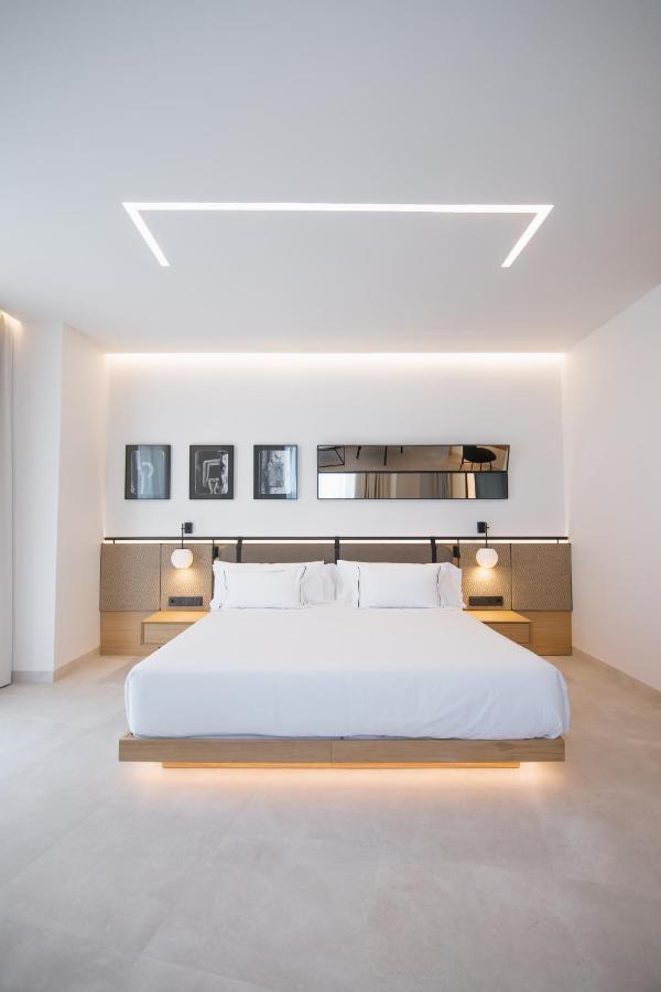 Myr Puerta Serranos Valencia Bagian luar foto