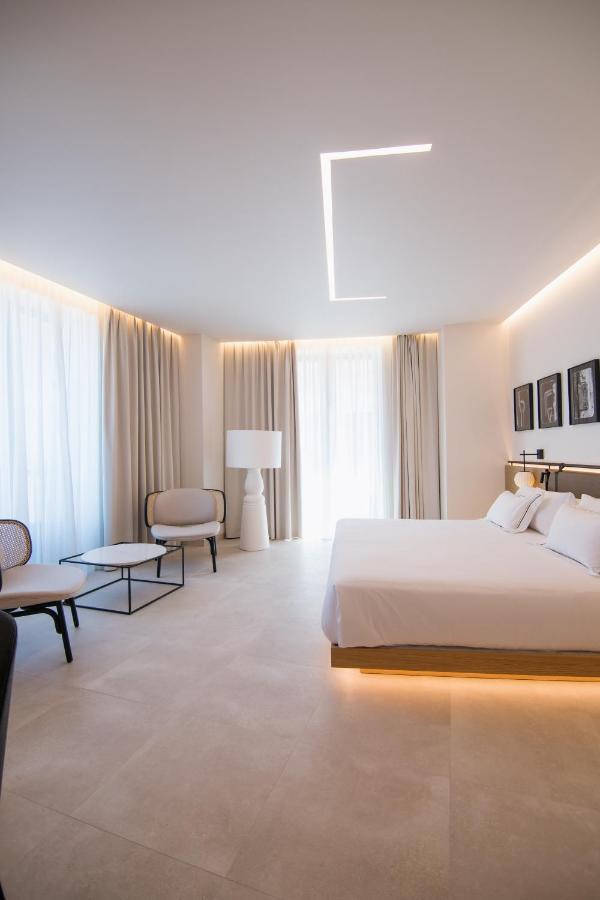 Myr Puerta Serranos Valencia Bagian luar foto