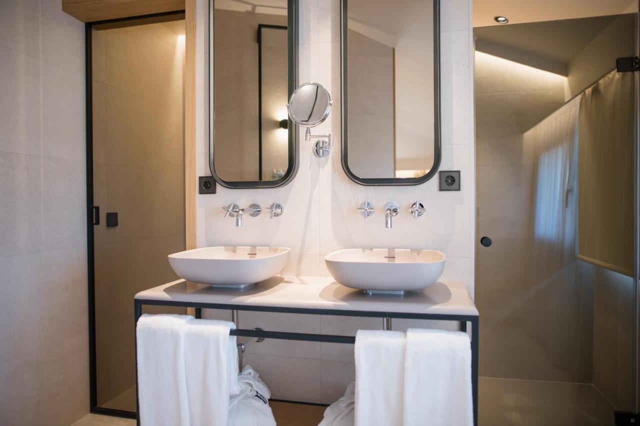 Myr Puerta Serranos Valencia Bagian luar foto