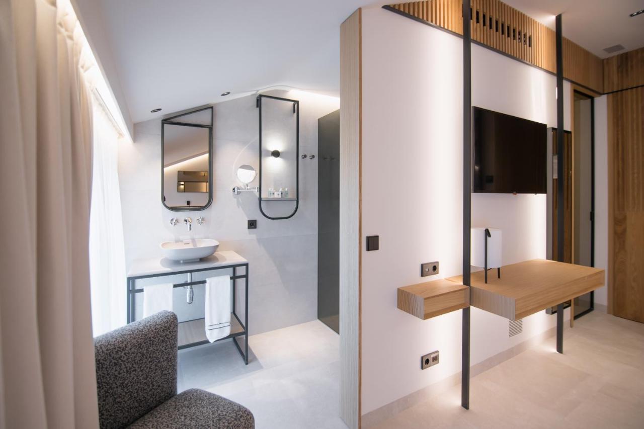 Myr Puerta Serranos Valencia Bagian luar foto