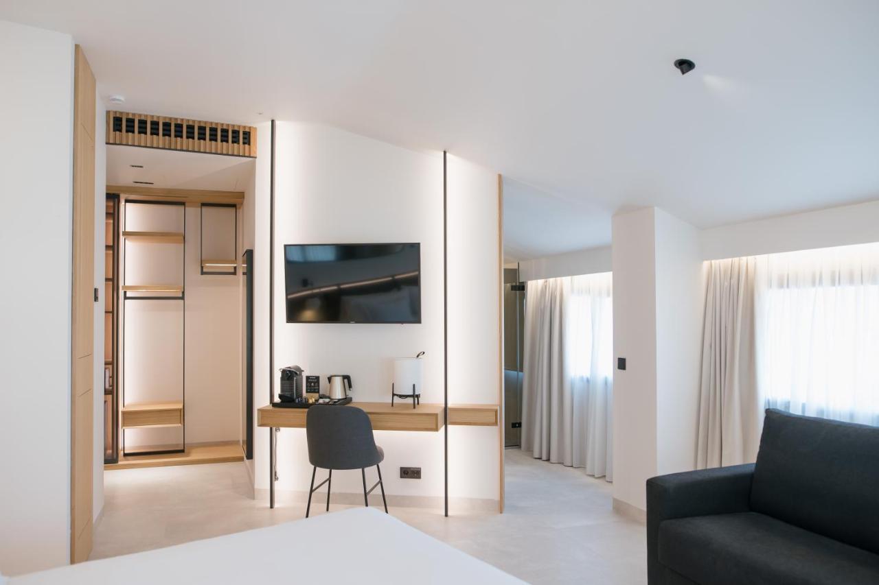 Myr Puerta Serranos Valencia Bagian luar foto