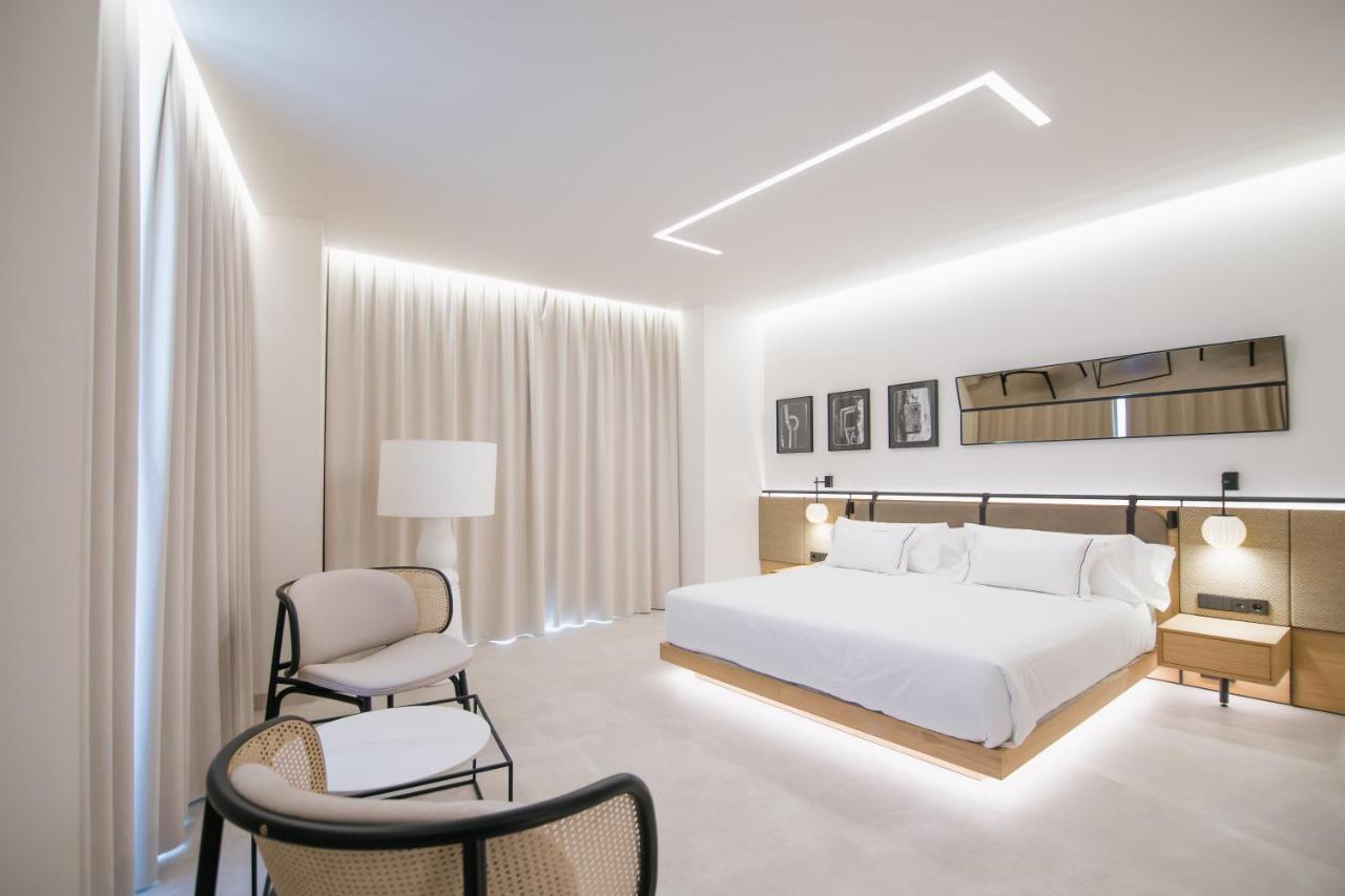 Myr Puerta Serranos Valencia Bagian luar foto